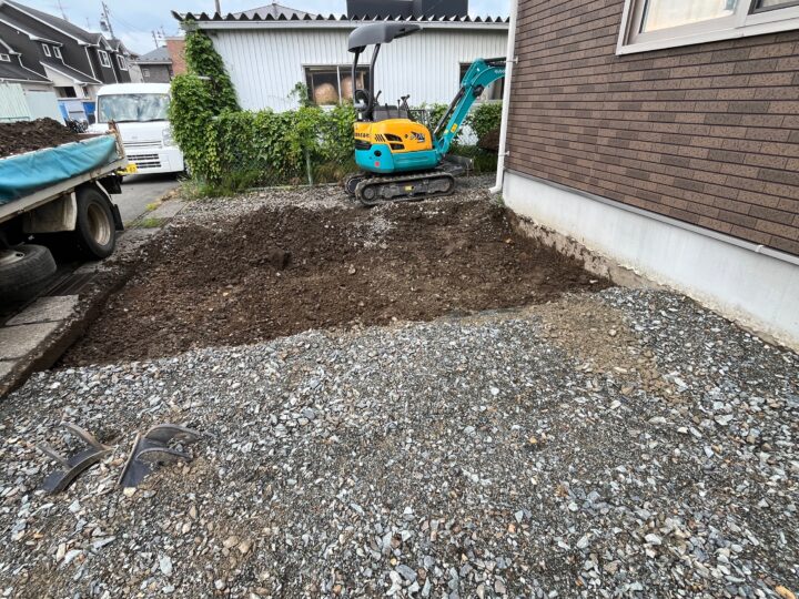 アスファルト舗装　掘削