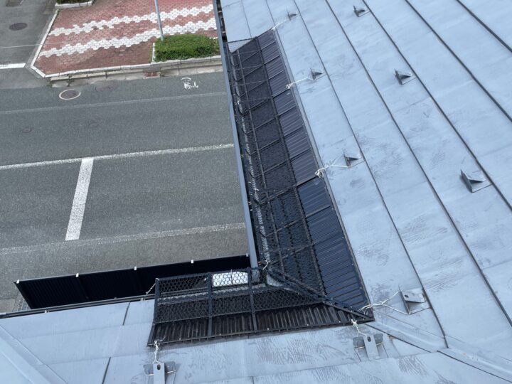 【盛岡市 スノーネット取付】金属屋根の落雪対策で安心の冬を｜K様邸