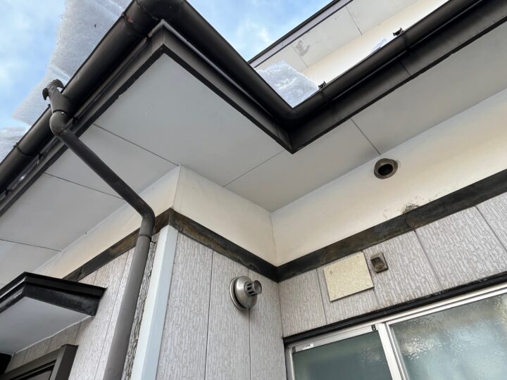 【盛岡市 軒天塗装】清潔感のある明るい仕上がりに｜K様邸