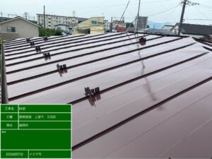 【盛岡市 屋根塗装・スノーネット新設】パイオニアでシックな屋根に一新｜M様邸