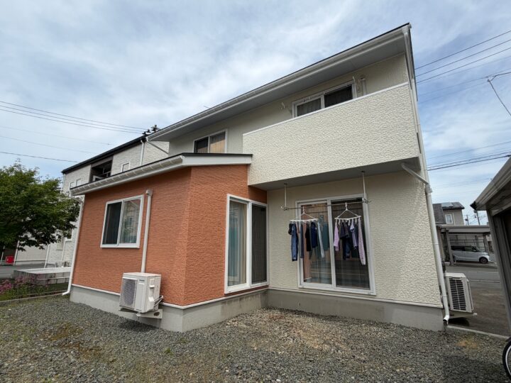 【滝沢市 屋根外壁塗装】ツートンカラーで美しく生まれ変わった仕上がりに｜M様邸