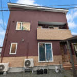【盛岡市三本柳 屋根外壁塗装】ココアブラウン×石調クリヤーで重厚な佇まいに｜S様邸