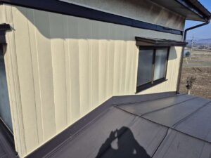 【盛岡市 雨漏り調査・外壁部分塗装】散水調査で原因を特定し、必要な2面だけを塗装｜I様邸