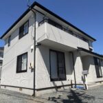 【滝沢市葉の木沢山 外壁カバー工法＋屋根塗装】腐った下地まで直して外壁を金属サイディングで一新｜Y様邸