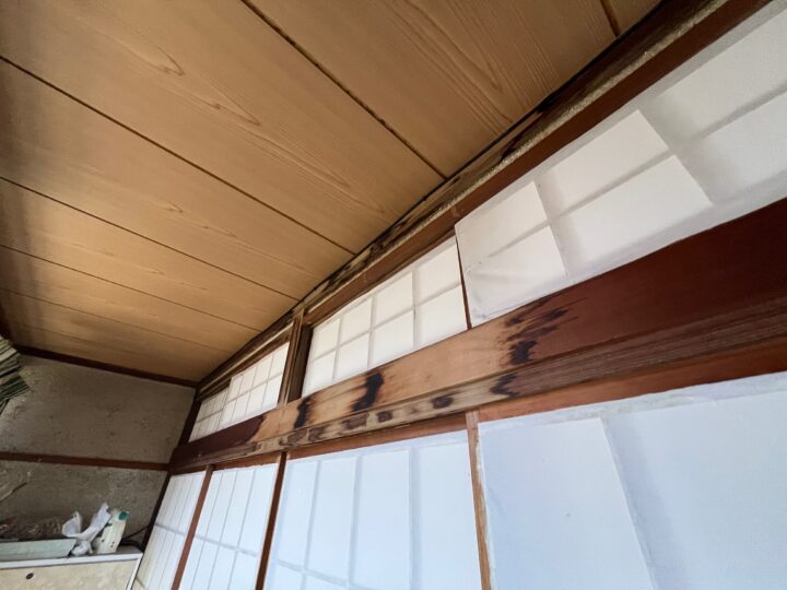 施工前｜室内に出た雨漏りのシミ
